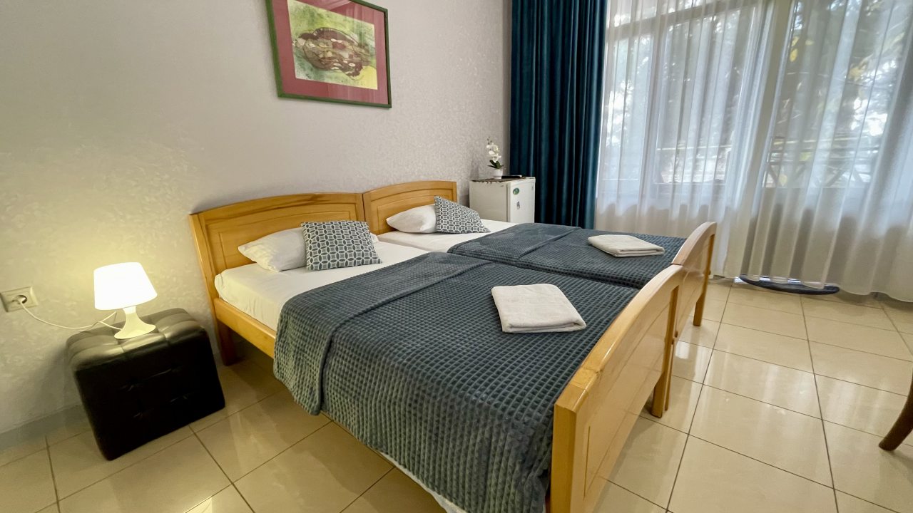 Трёхместный и более (Трёхместный Комфорт с балконом), Гостевой дом Наш дом