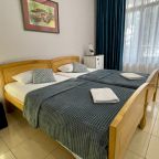 Трёхместный и более (Трёхместный Комфорт с балконом), Гостевой дом Наш дом