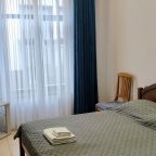 Трёхместный и более (Двухкомнатный стандарт), Гостевой дом Наш дом