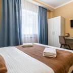 Двухместный (Улучшенный номер с кроватью размера «queen-size»), Отель Закат