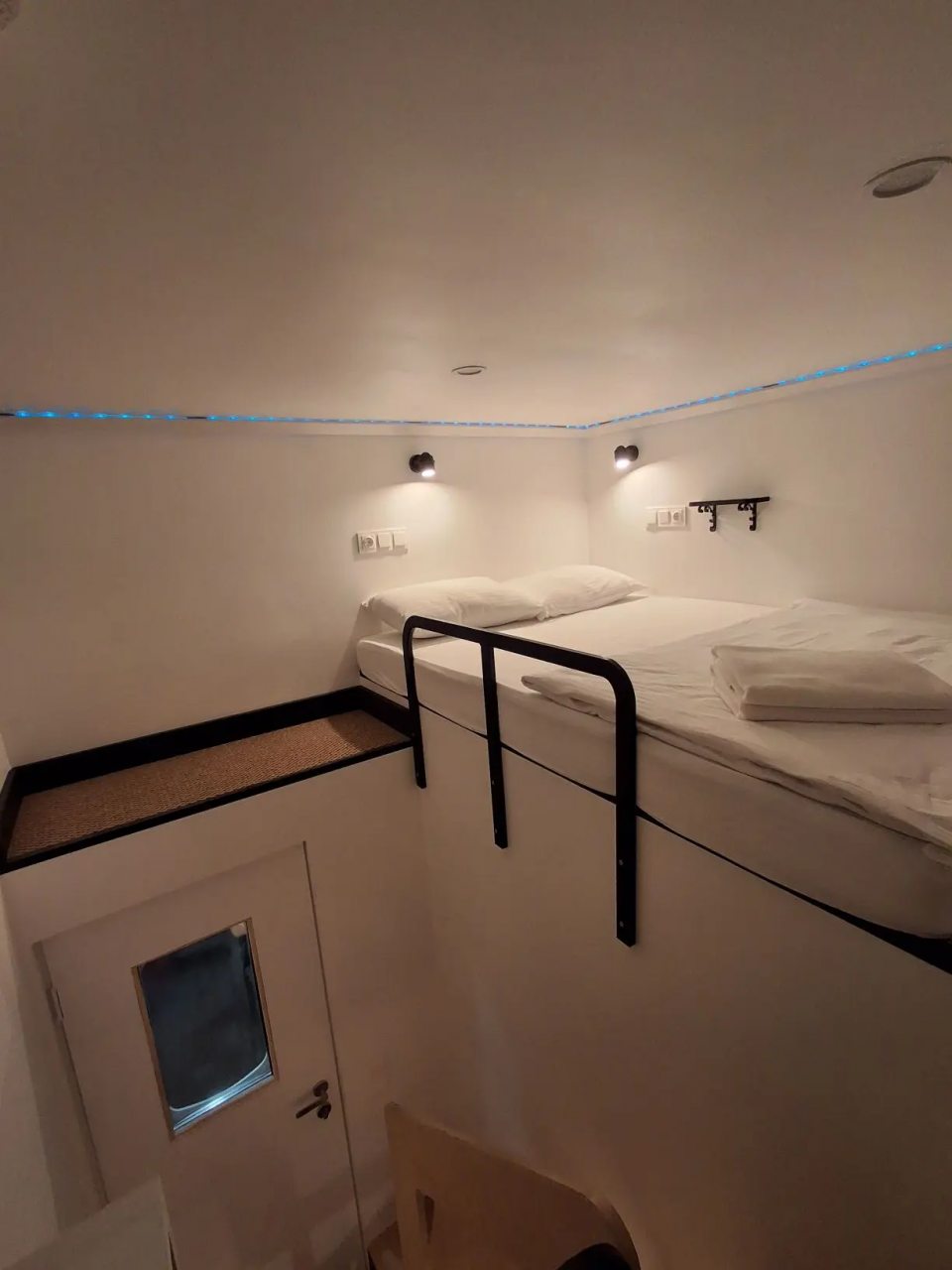 Одноместный (Улучшенный премиум микро - лофт с телевизором), Копенгаген Лаунж-Отель