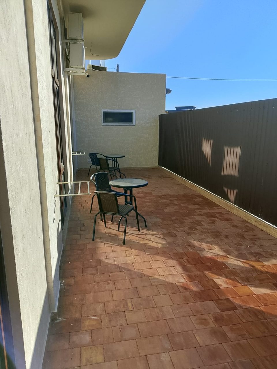 Трёхместный и более (Трёхместный с выходом на патио), Гостевой дом Троя