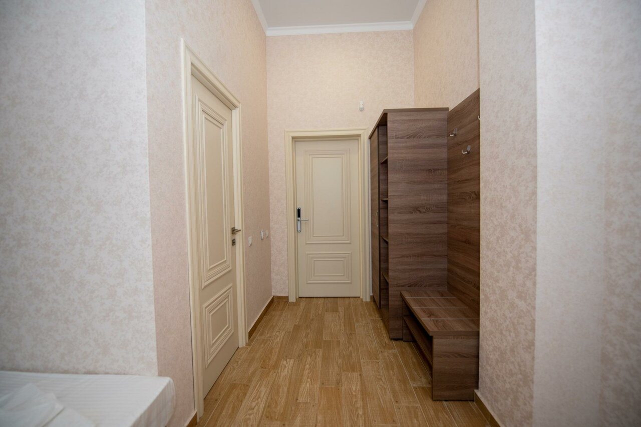 Трёхместный и более (Трёхместный с выходом на патио), Гостевой дом Троя