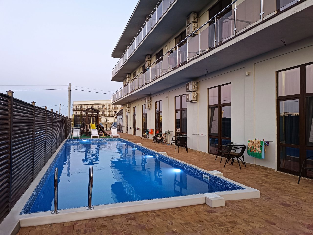 Трехместный (Трёхместный с выходом на бассейн), Гостевой дом Троя