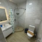 Трехместный (Трехместный номер стандарт  с балконом), Гостевой дом Троя