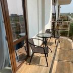 Трехместный (Трехместный номер стандарт  с балконом), Гостевой дом Троя