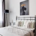 Квартира (Трехкомнатная на реке Мойка у Эрмитажа), Апартаменты 3 комнатные апартаменты на Мойке 30