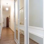 Квартира (Трехкомнатные апартаменты у Исаакиевского собора), 3 комнатные апартаменты на Гривцова 3