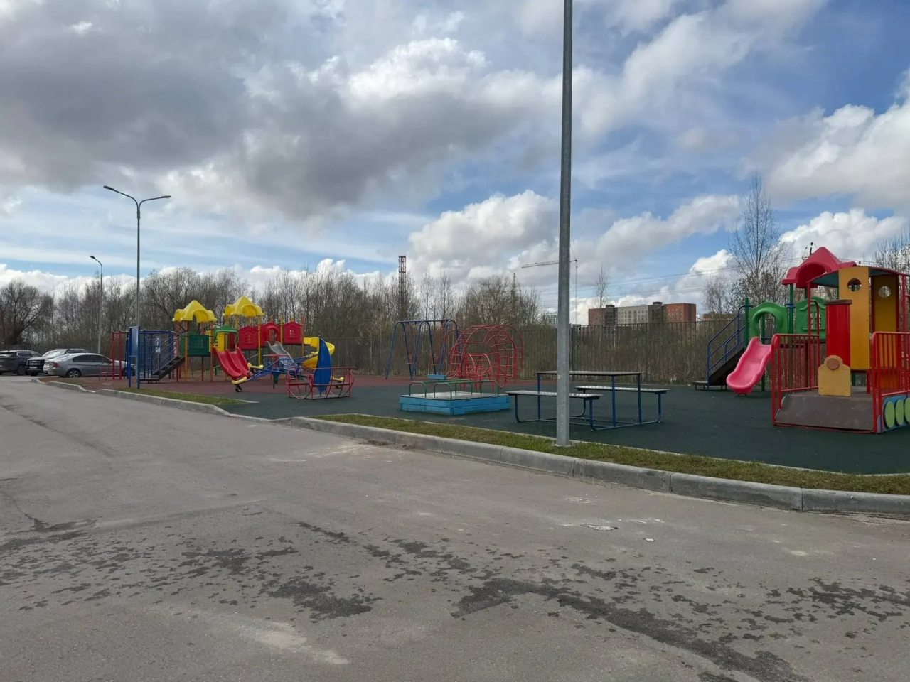 Апартаменты (На правом берегу), Апартаменты 1-к квартира на Андрея Алешина
