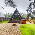 Бунгало (Афрейм), Загородный отель Клуб Барин