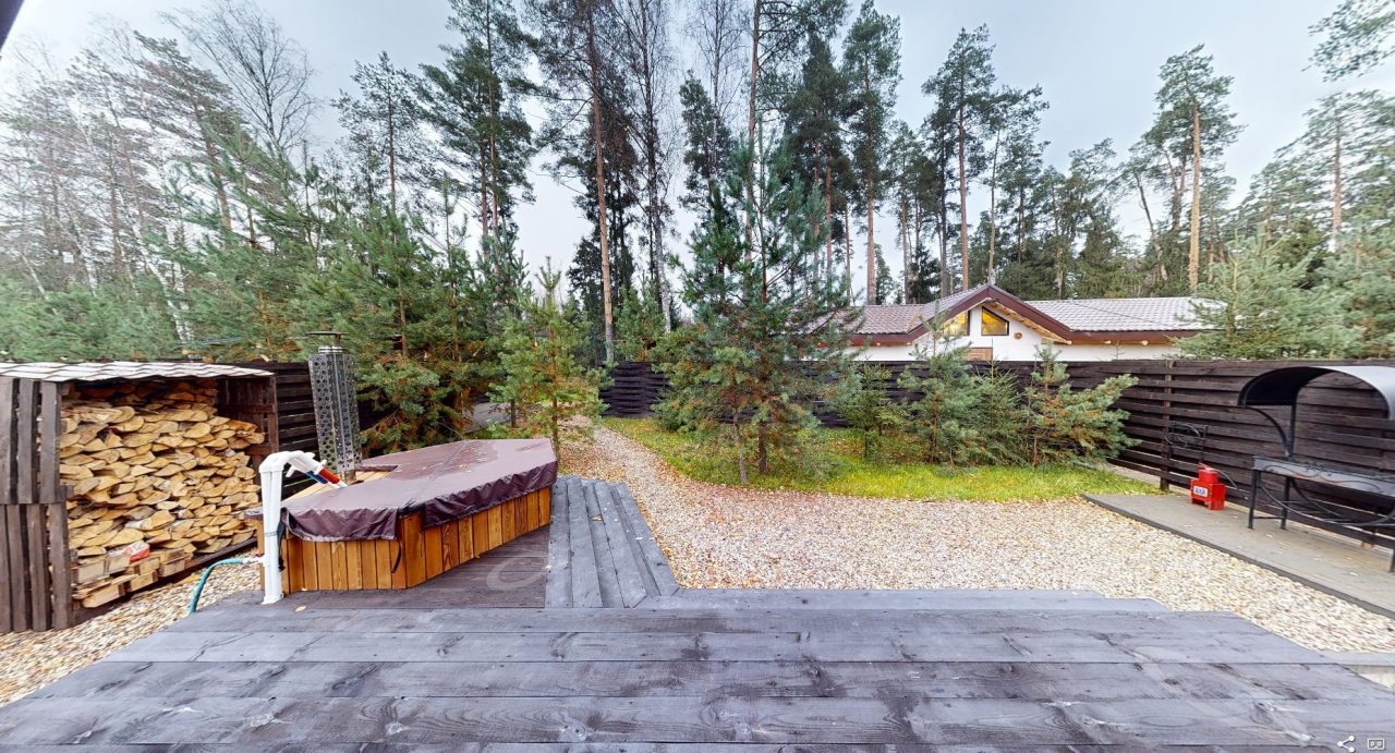 Бунгало (Афрейм), Загородный отель Клуб Барин