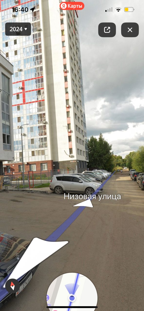 Парковка возле ЖК под видеонаблюдением