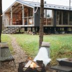 Вид на дом из зоны барбекю