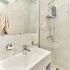 De Luxe, Апартаменты Критик Отдыхает на Фонтанке