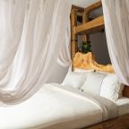 Двухместный (Башиль), Отель Башня