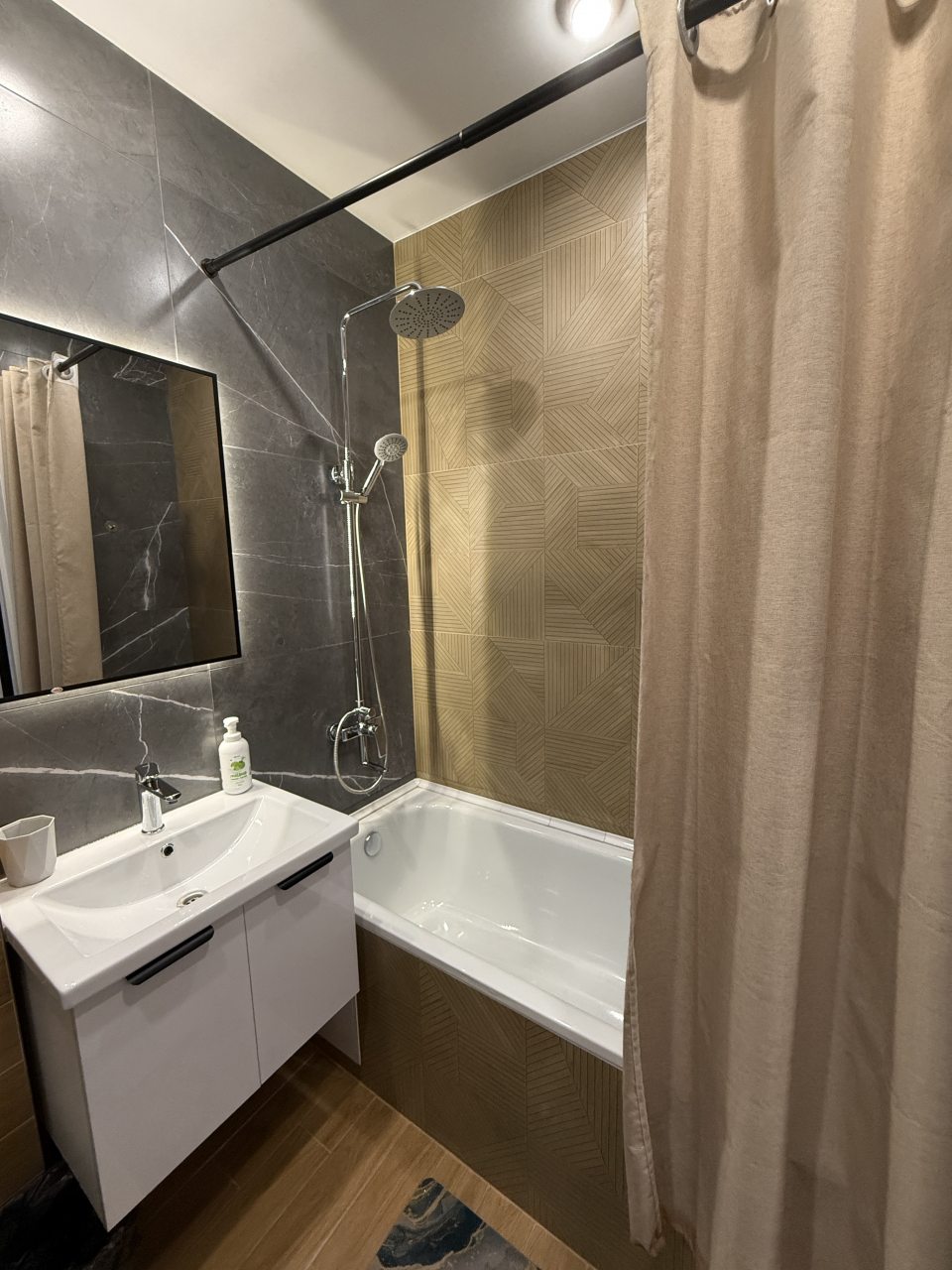 Трёхместный и более (Апартаменты рядом с Аэропортом), Апартаменты Около Аэропорта