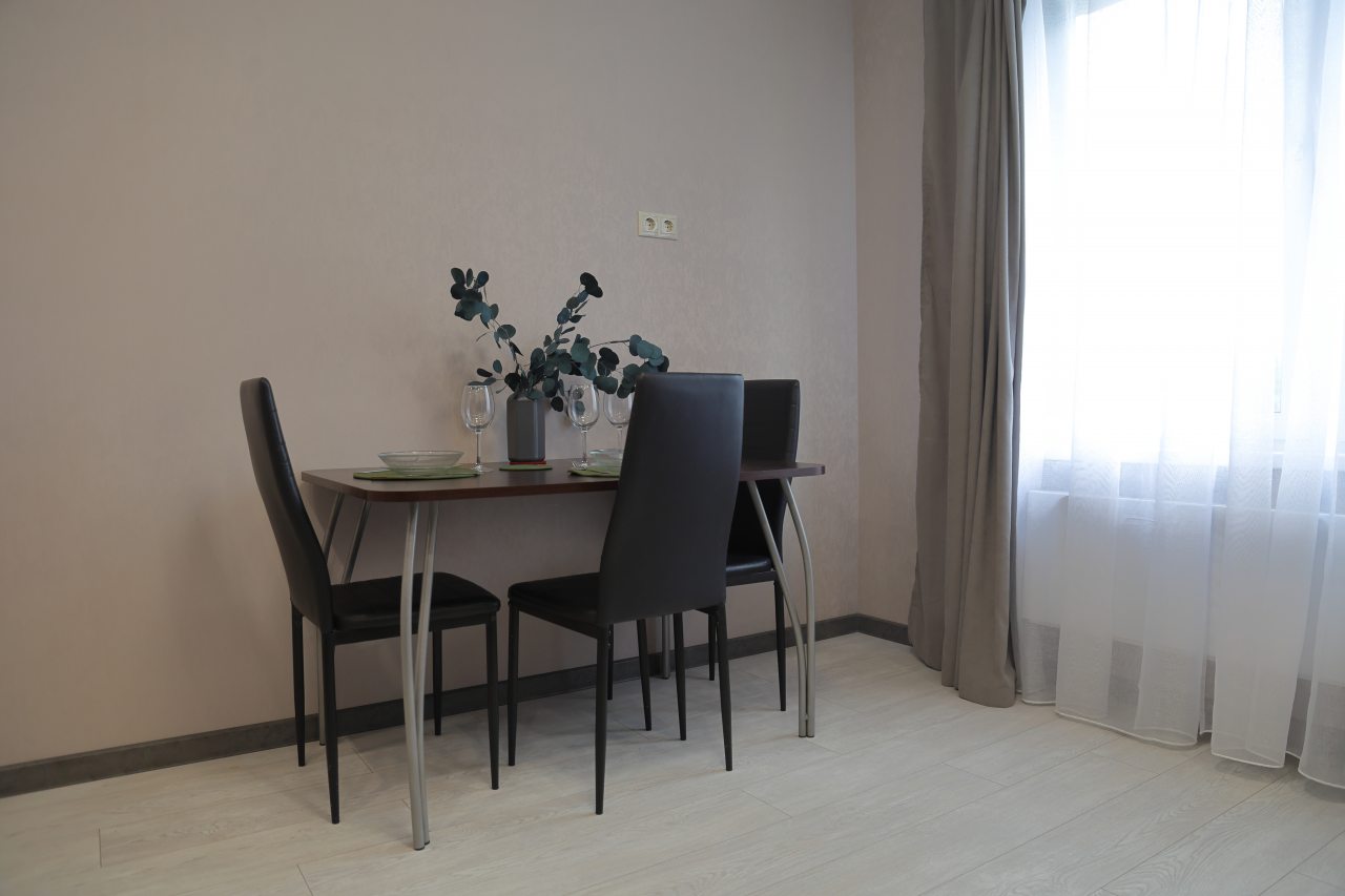 Трёхместный и более (Просторная однокомнатная квартира), Апартаменты ApartsLounge