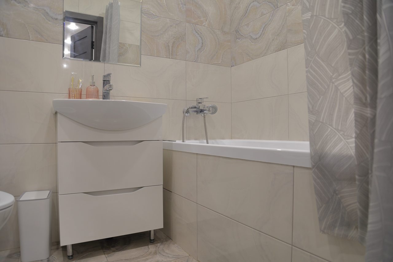 Трёхместный и более (Просторная однокомнатная квартира), Апартаменты ApartsLounge