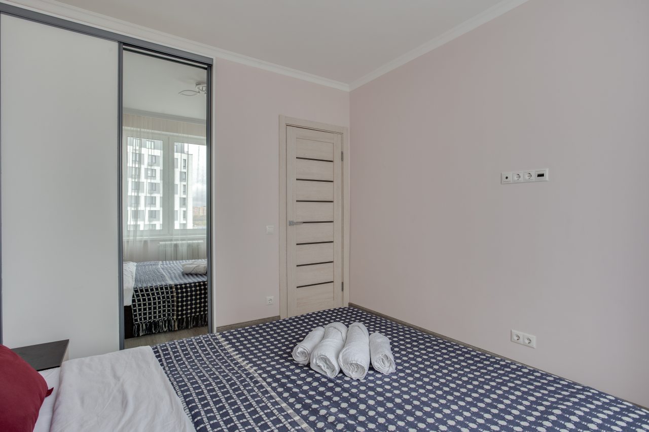 Трёхместный и более (Просторная однокомнатная квартира 878), Апартаменты ApartsLounge