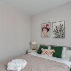 Трёхместный и более (Просторная однокомнатная квартира), Апартаменты ApartsLounge