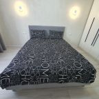 Трёхместный и более (Просторная 1 квартира), Апартаменты ApartsLounge
