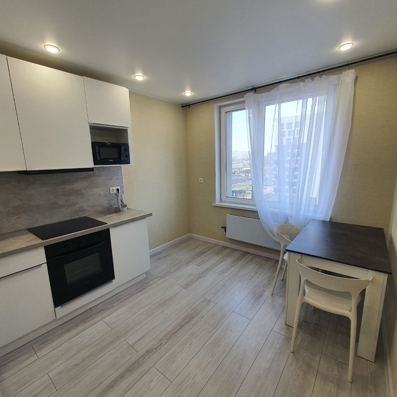 Трёхместный и более (Просторная 1 квартира), Апартаменты ApartsLounge