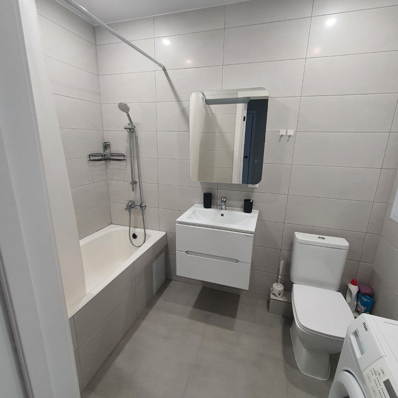 Трёхместный и более (Просторная 1 квартира), Апартаменты ApartsLounge