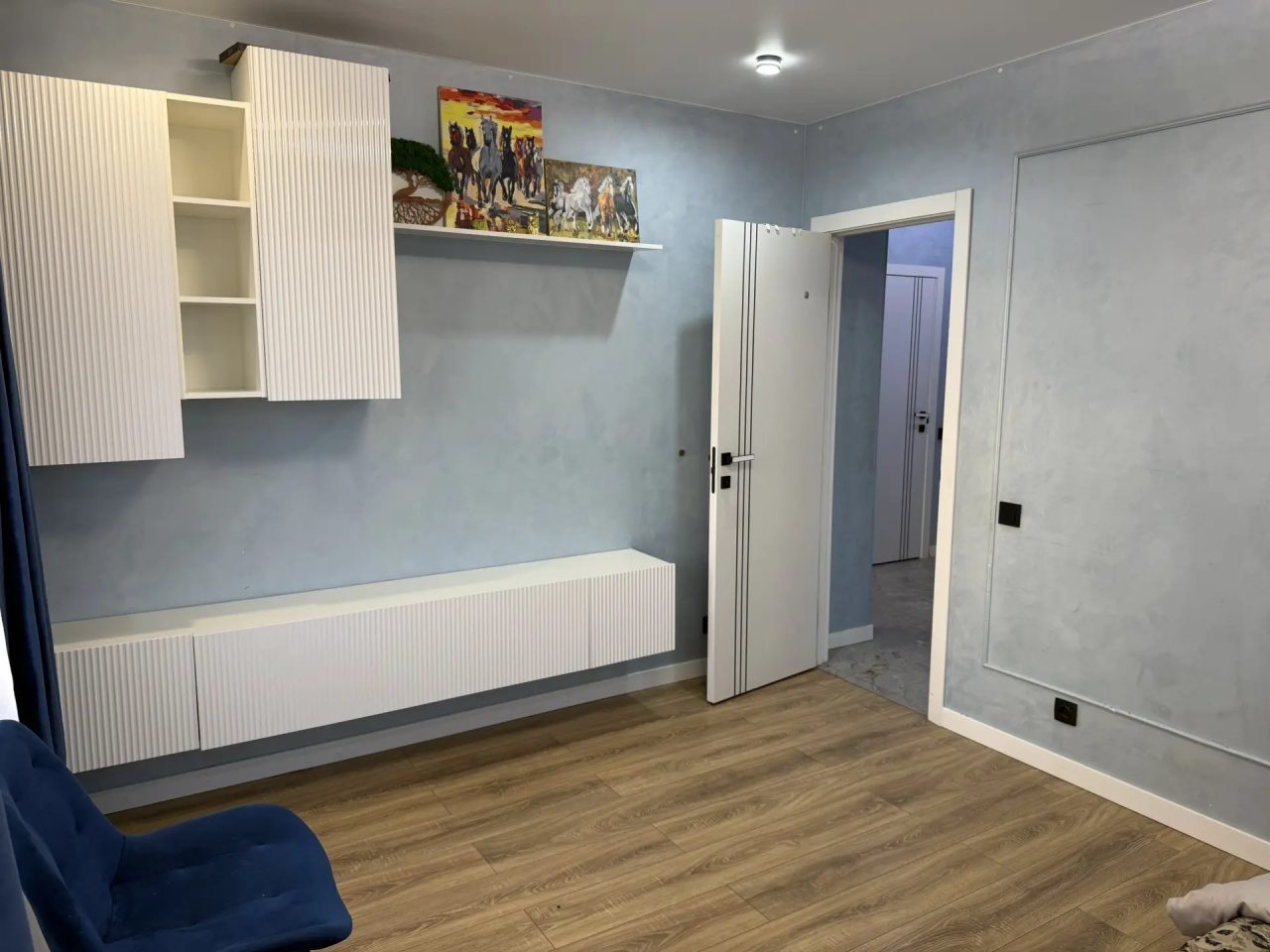 Трёхместный и более (Просторная 2-х комнатная квартира 328), Апартаменты ApartsLounge