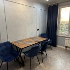 Трёхместный и более (Просторная 2-х комнатная квартира 328), Апартаменты ApartsLounge