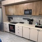 Трёхместный и более (Просторная 2-х комнатная квартира 328), Апартаменты ApartsLounge