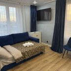 Трёхместный и более (Просторная 2-х комнатная квартира 328), Апартаменты ApartsLounge