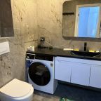 Трёхместный и более (Просторная 2-х комнатная квартира 328), Апартаменты ApartsLounge