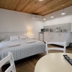 Апартаменты (Апартаменты №3-1 с камином для 2 гостей), База отдыха Ранчо