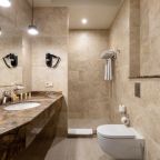 Номер (Делюкс с балконом и видом на горы), Отель MontChalet Spa by Stellar Hotels, Krasnaya Polyana