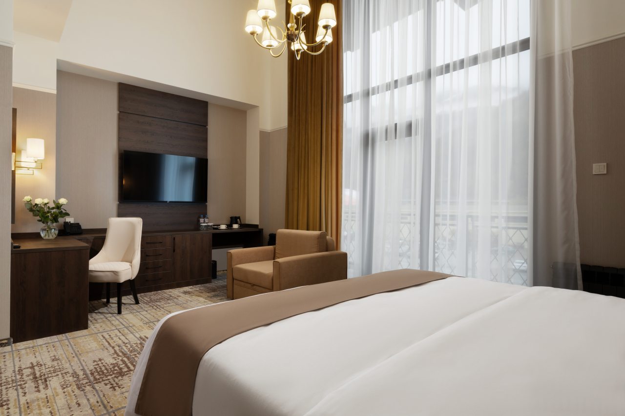 Номер (Делюкс с балконом и видом на горы), Отель MontChalet Spa by Stellar Hotels, Krasnaya Polyana