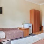 Трехместный номер с тахтой