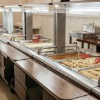 Обед в столовой