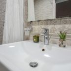 Трёхместный и более, База отдыха ЯР