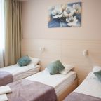 Трёхместный и более, База отдыха ЯР