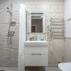 Трёхместный и более, База отдыха ЯР