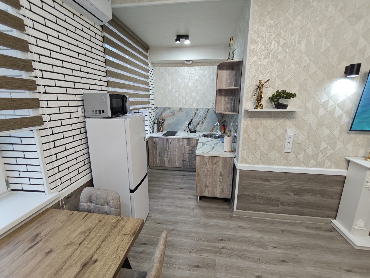 Апартаменты (Уютная, новая, светлая 2-комн. квартира), Апартаменты Сенода