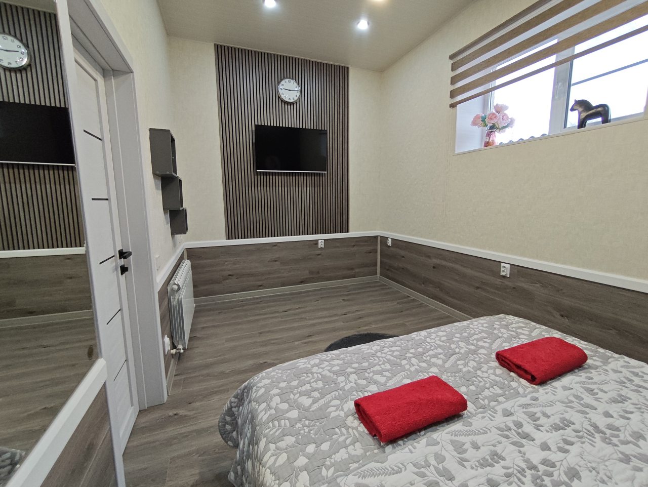 Апартаменты (Уютная, новая, светлая 2-комн. квартира), Апартаменты Сенода