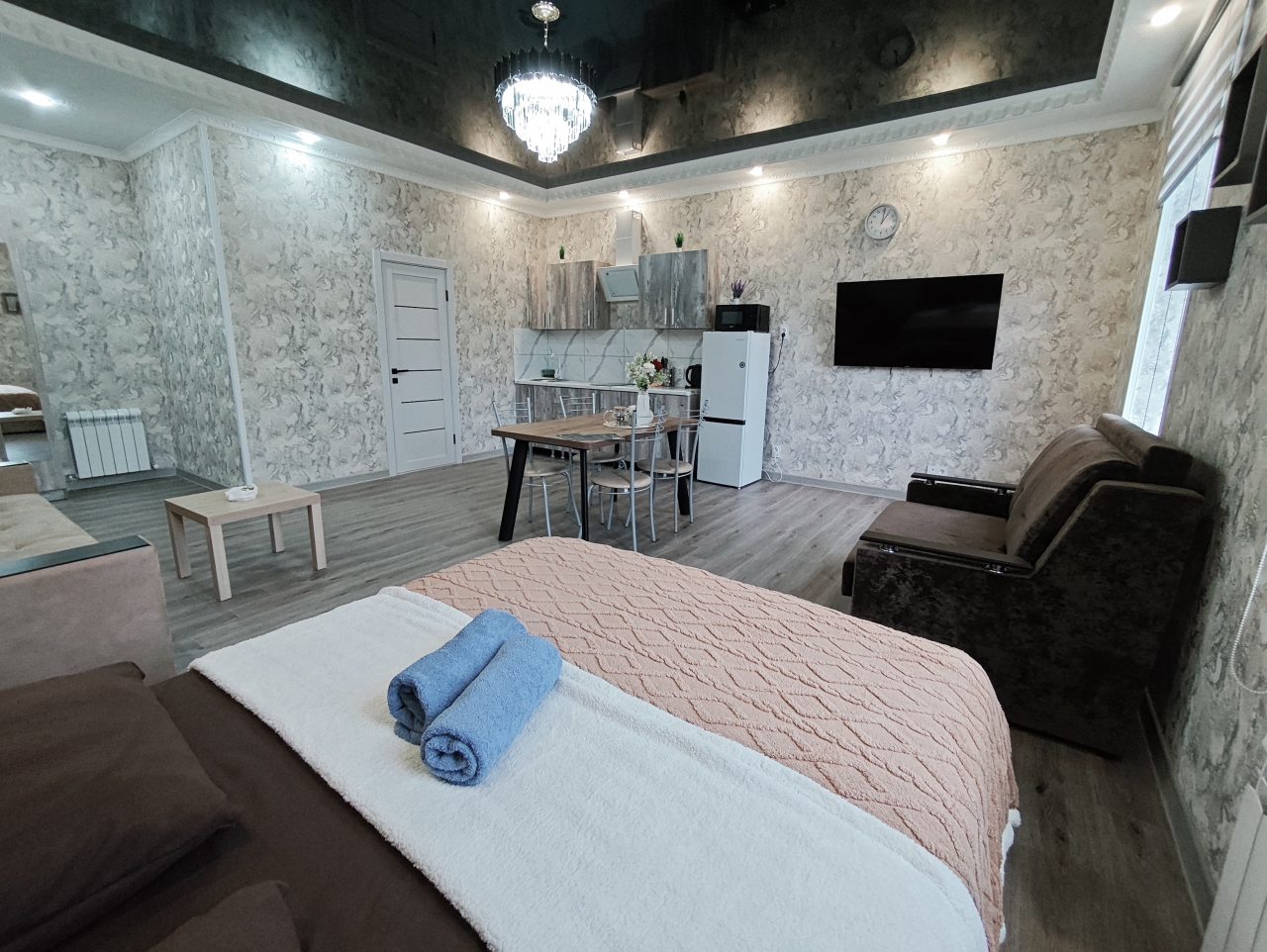 Студио (Дизайнерская ВИП в центре города), Апартаменты Сенода