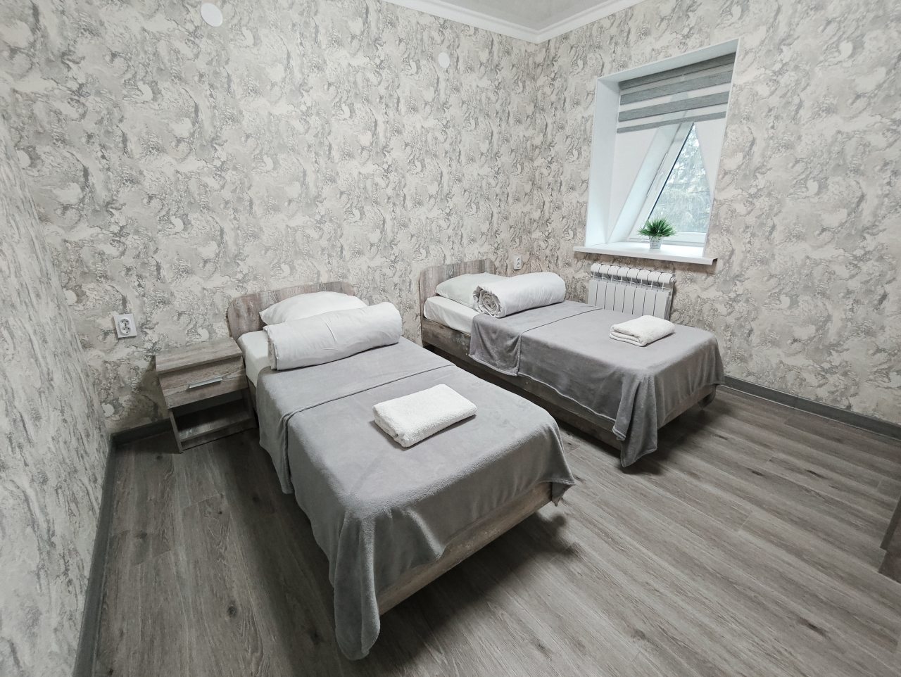 Апартаменты (Огромная 3-комн. квартира в центре города), Апартаменты Сенода