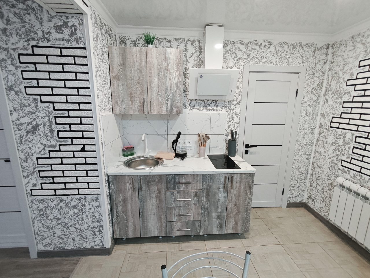 Апартаменты (Огромная 3-комн. квартира в центре города), Апартаменты Сенода