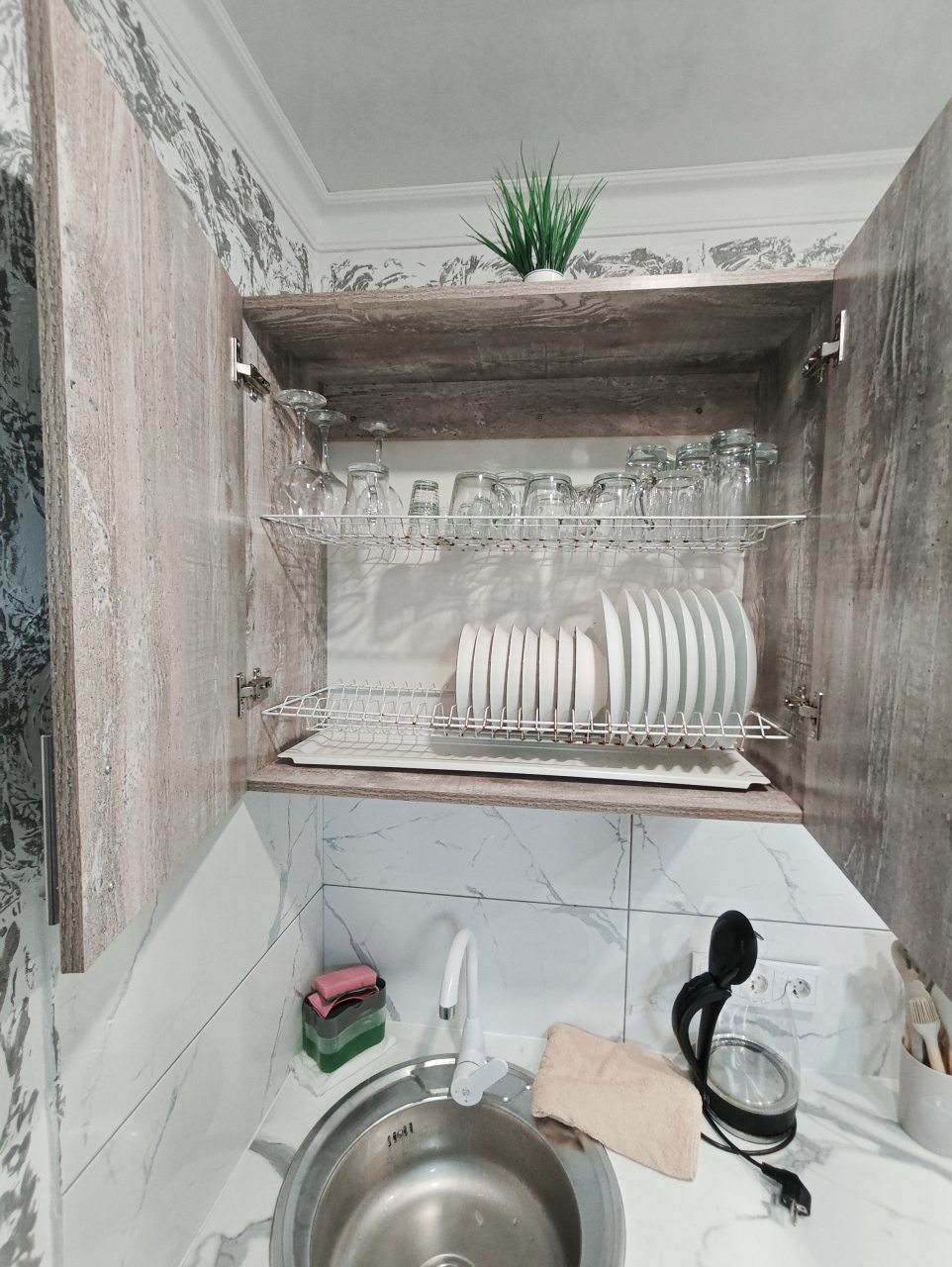 Апартаменты (Огромная 3-комн. квартира в центре города), Апартаменты Сенода