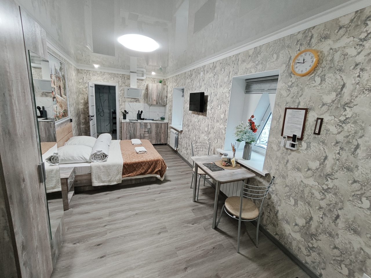 Студио (С новым евроремонтом в центре), Апартаменты Сенода