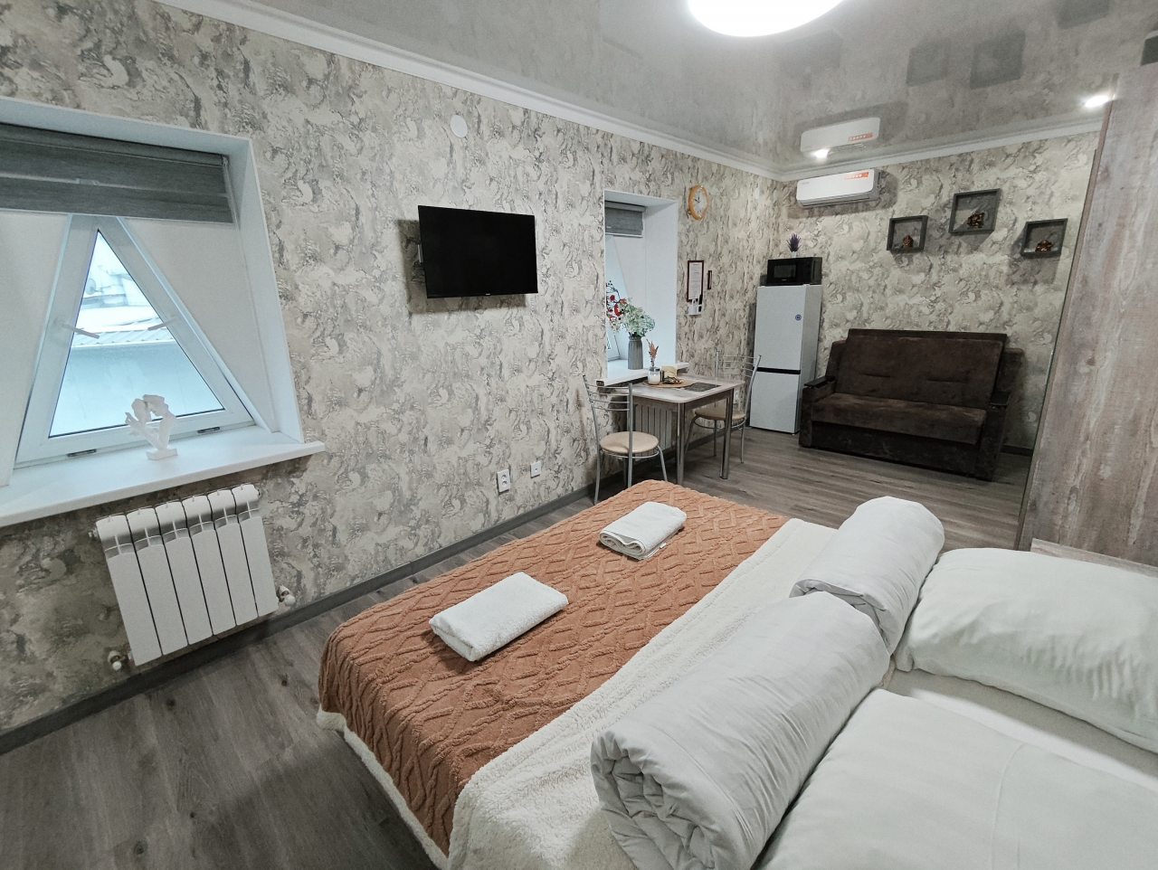 Студио (С новым евроремонтом в центре), Апартаменты Сенода