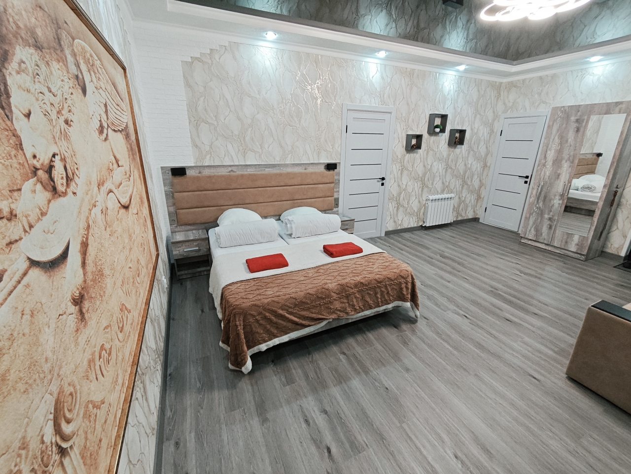 Апартаменты (Большая 2-комн. квартира), Апартаменты Сенода