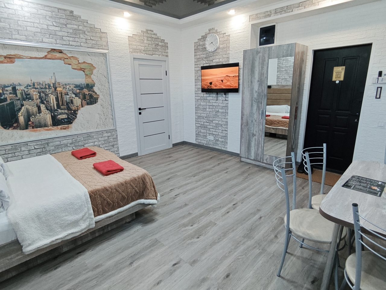 Апартаменты (Комфортабельная 2-комн. квартира в самом центре города), Апартаменты Сенода